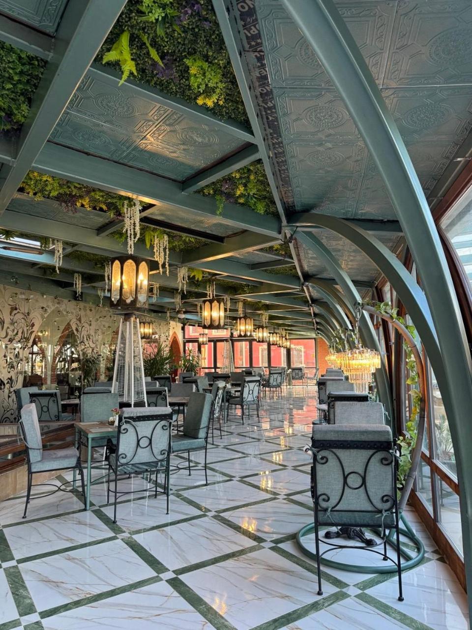 Alchemist Residence Von Goldenburg Belashtitsa エクステリア 写真